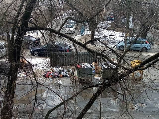 Жителям дома на ул. Фрунзе в Иванове не нравится вид из окна